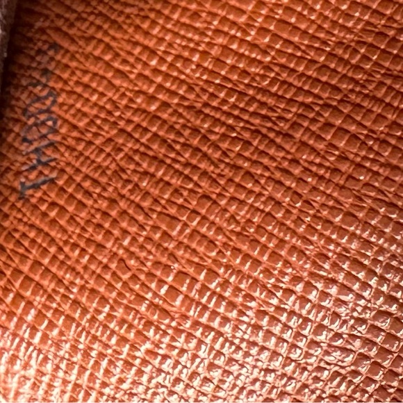 LV Monogram International TH0048 - Picture 9 of 9